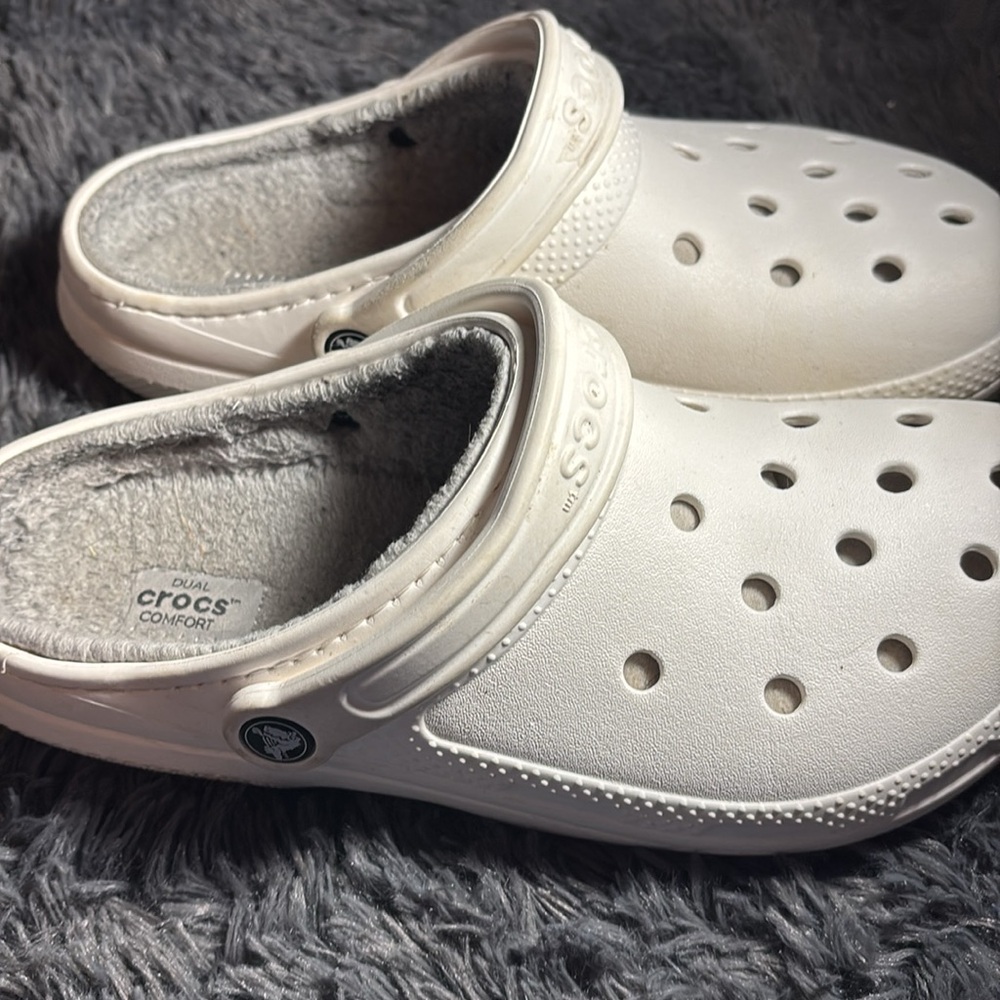 white crocs - Picture 3 of 4